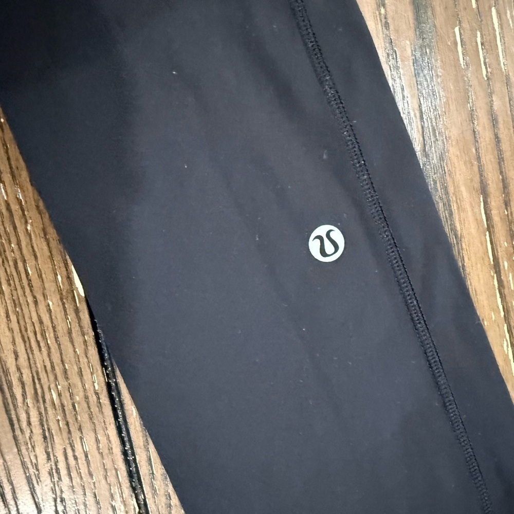 LULULEMON ATHlETICA - Picture 5 of 9
